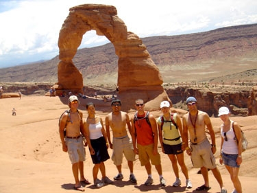 another group hiked a little more to actually get to the arch