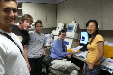 Devan, Drew, Christine and Alice meet a dosimetrist/physicist at the Arnold Palmer Pavillion who introduces us to the science of calculating precise chemotherapy regimens for each patient.